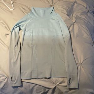 Ombré tight fit turtle neck 🔷